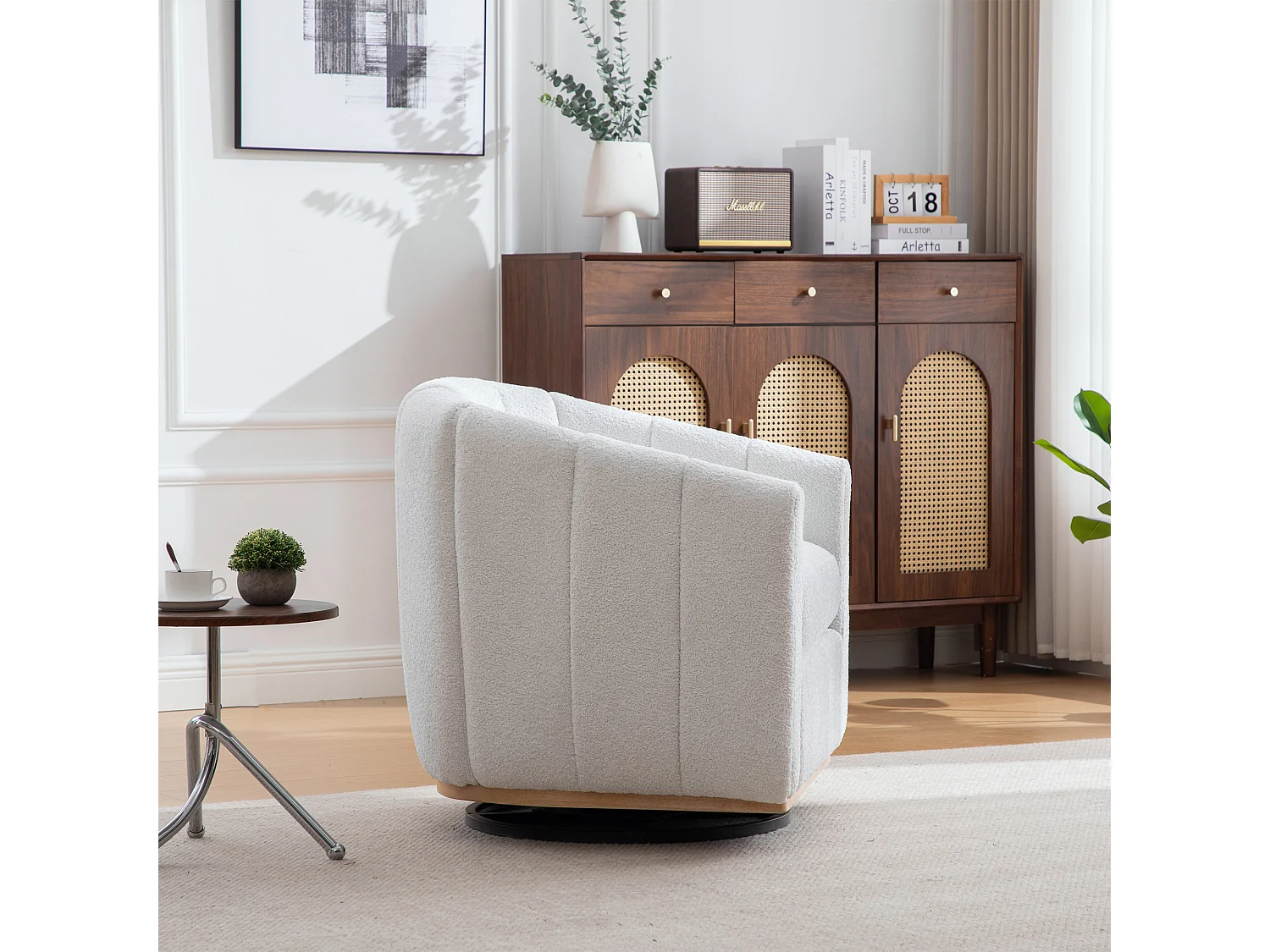 Silla giratoria de 360° en chenilla color marfil con base metálica - Forma de calabaza