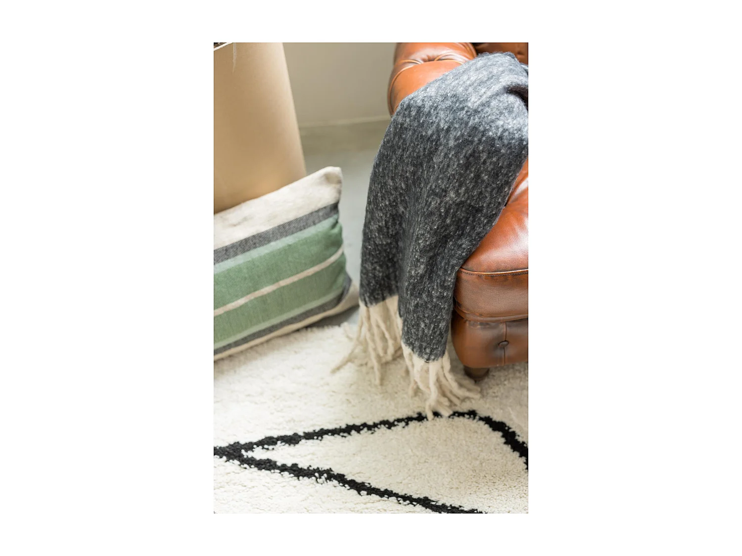 Recycelte einfarbige Decke Isabel Kaviar 130 x 160 cm