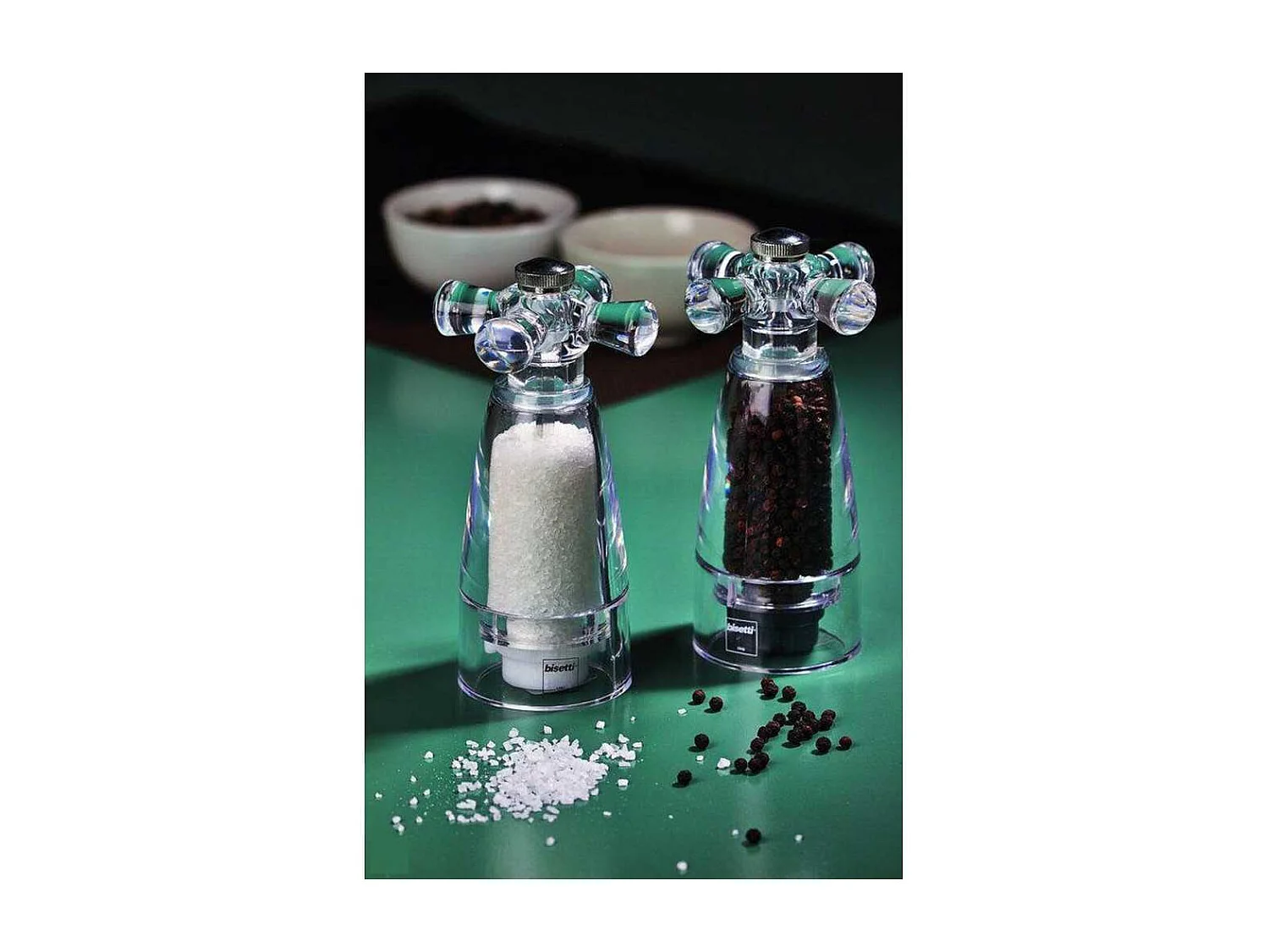Bisetti Savona Salzstreuer 17,5 cm aus transparentem Acryl, italienische Herstellung, ergonomischer Griff