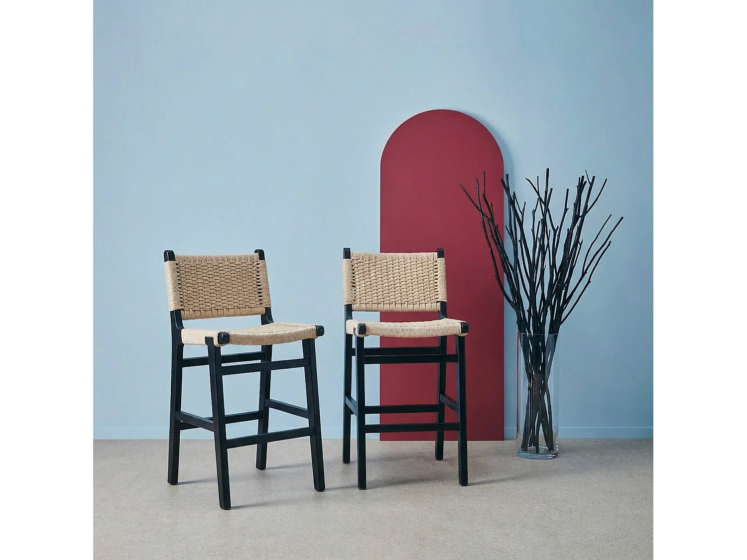 Lot de 2 tabourets de bar en bois d'hévéa noir et assise en cordes beiges