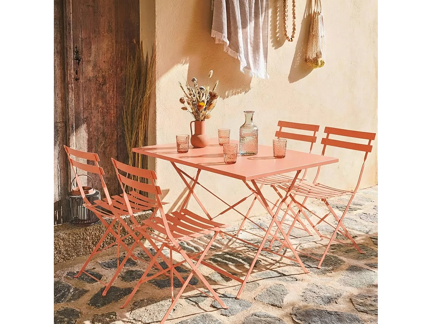 Table de jardin bistrot pliante métal + 4 assises 110 x 70cm. avec quatre chaises pliantes. acier thermolaqué