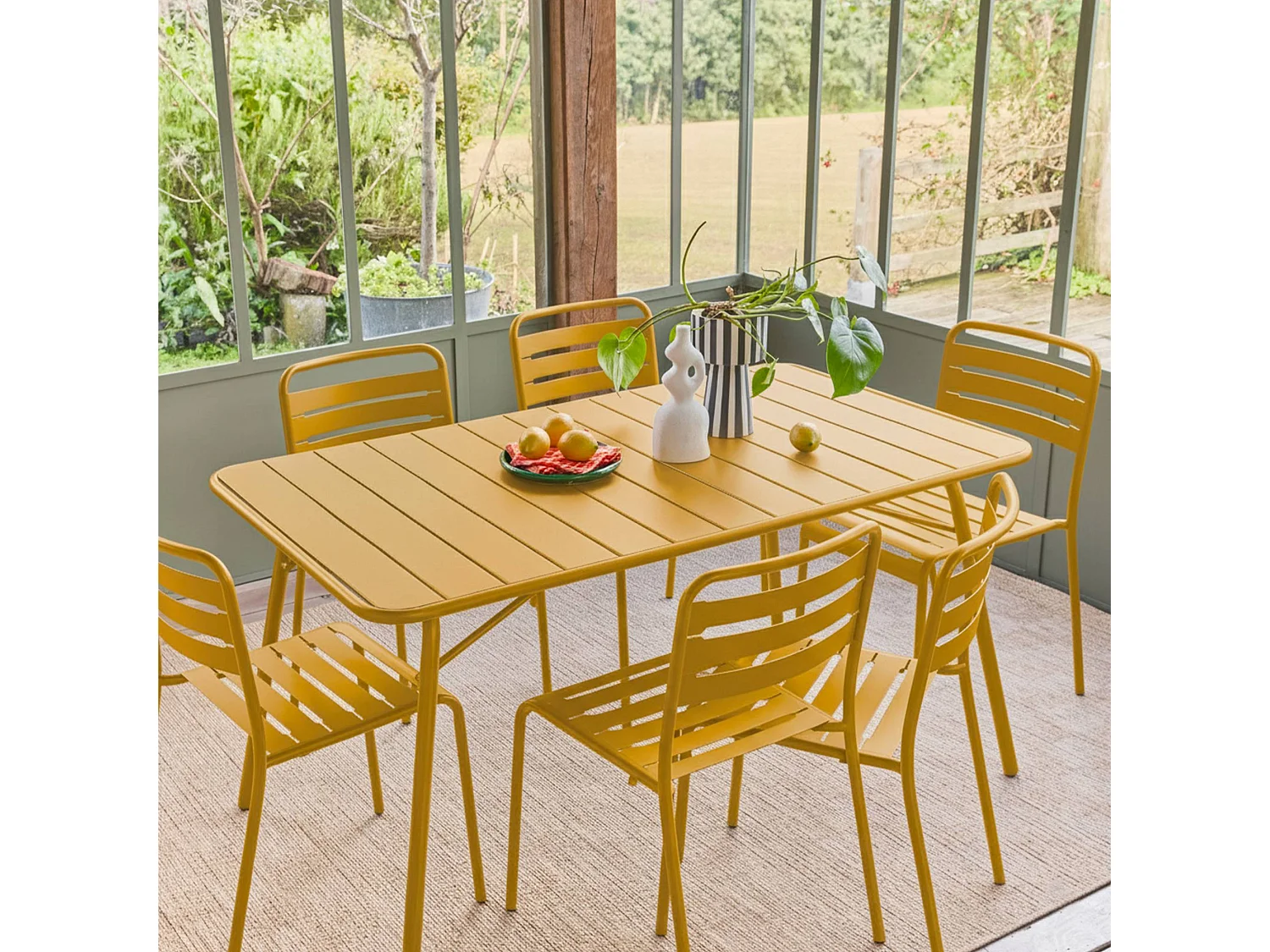 Table de jardin pliante métal + 6 assises. Amelia. ocre. 141.2 x 80 x 72.5cm