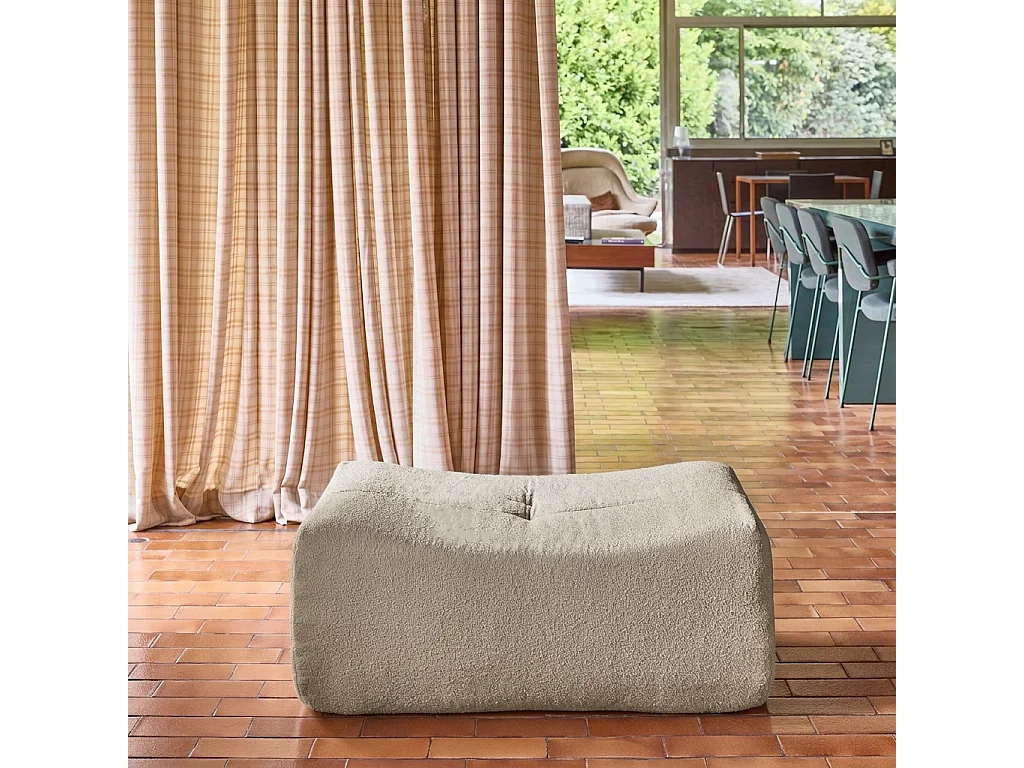 Poggiapiedi per poltrona sokol in bouclé testurizzato, beige