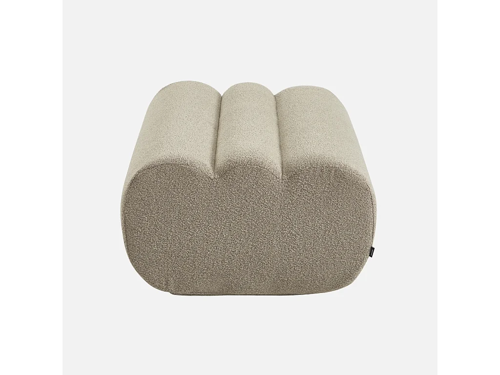 Poggiapiedi per poltrona nova in bouclé testurizzato, beige