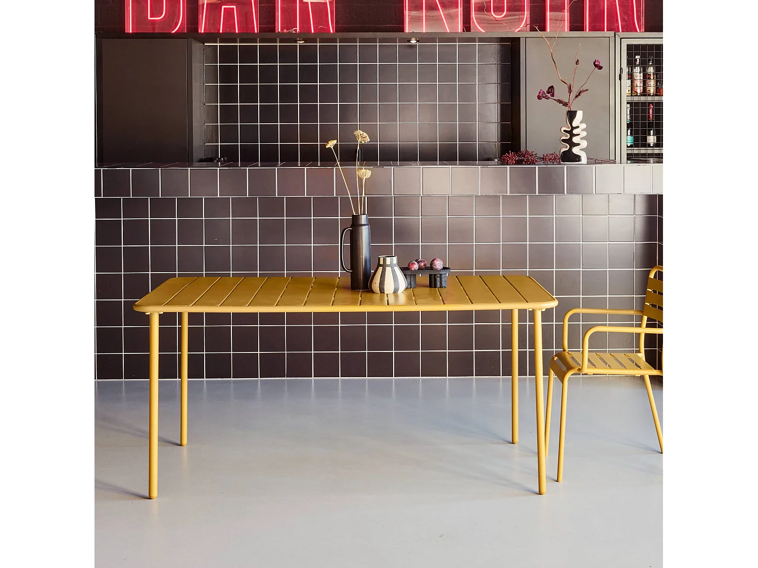 Table de jardin métal 6-8 places. ocre. Amelia. 160x90x72.5cm