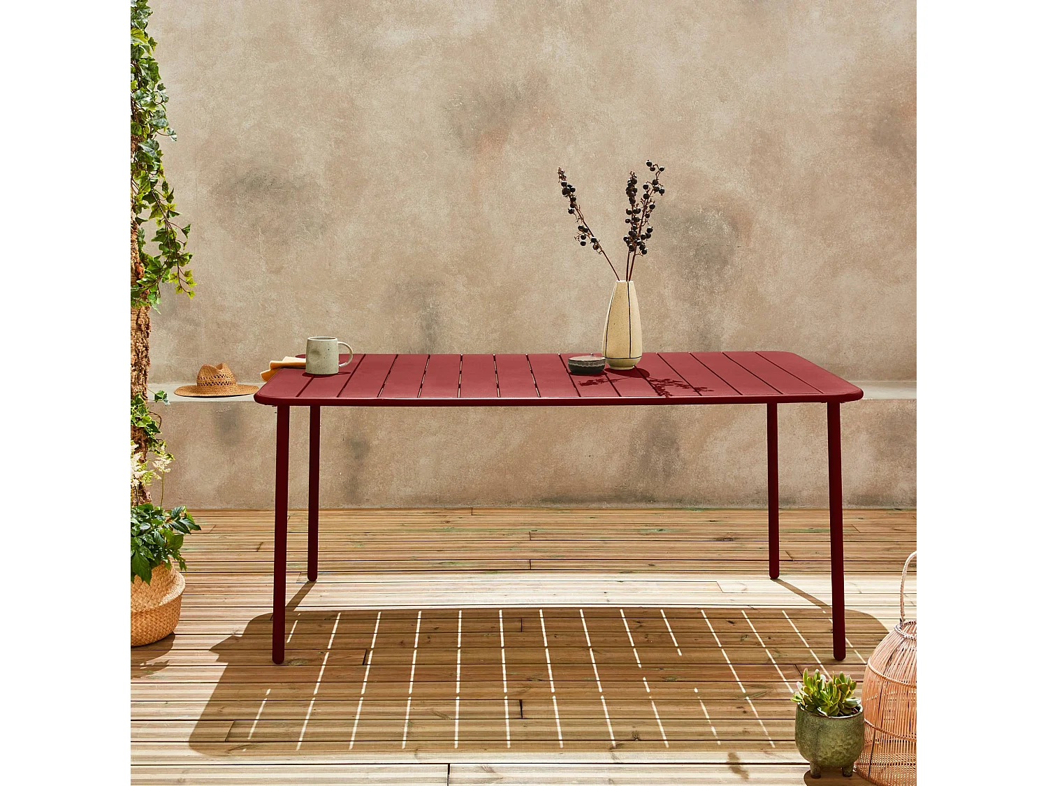 Table de jardin métal 6-8 places. terre de sienne. Amelia. 160x90x72.5cm