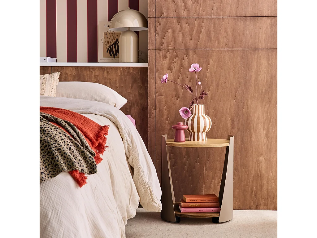 Tavolino in metallo curvato e legno con ruote, marrone