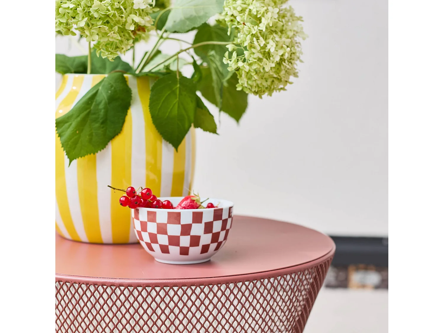 Table d'appoint extérieure acier effet grillagé terracotta - Tivo