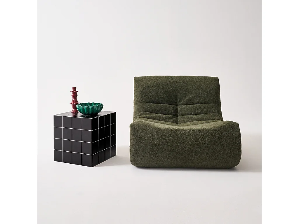 Tavolino cubico effetto piastrelle di cemento, nero