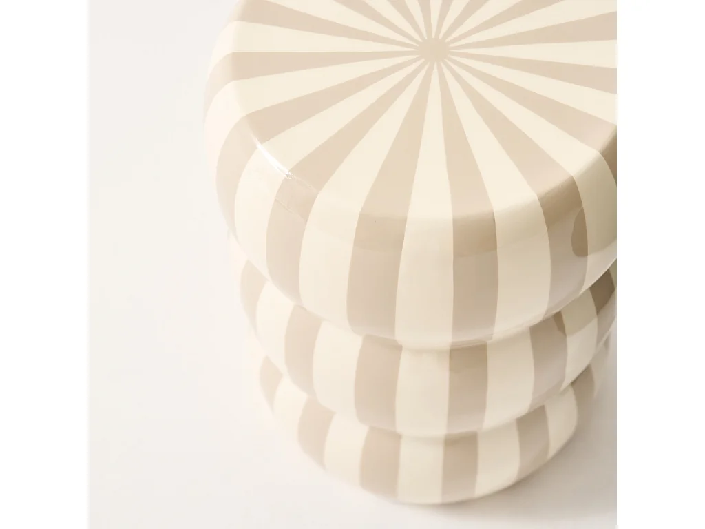 Tavolino da salotto in acciaio smaltato a righe, 46cm, beige