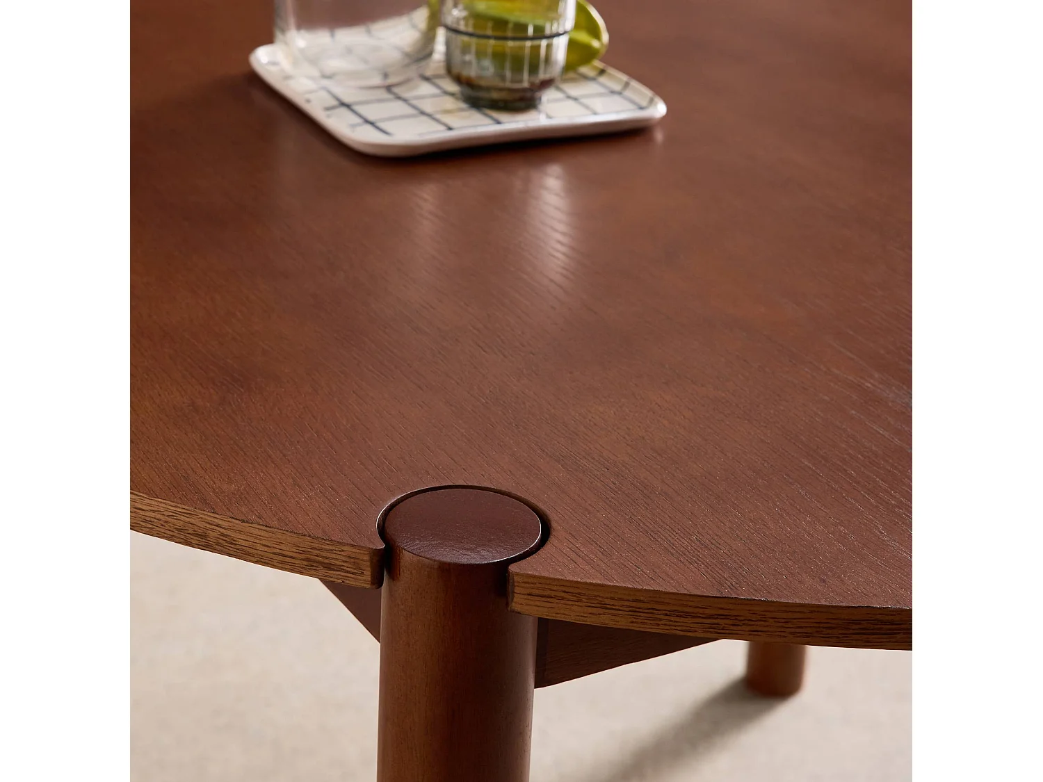 Mesa de comedor redonda de madera de hevea, 4 plazas   nogal