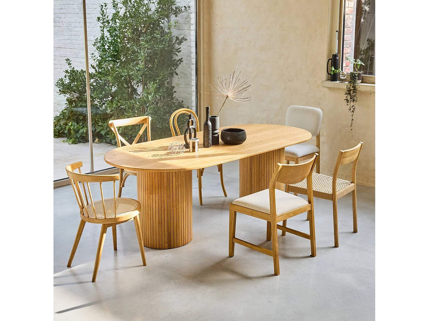 Table à manger oblongue bois d'hévéa et placage chêne 8 places naturel - L 220 x P 100 x H 73 cm - Estelle
