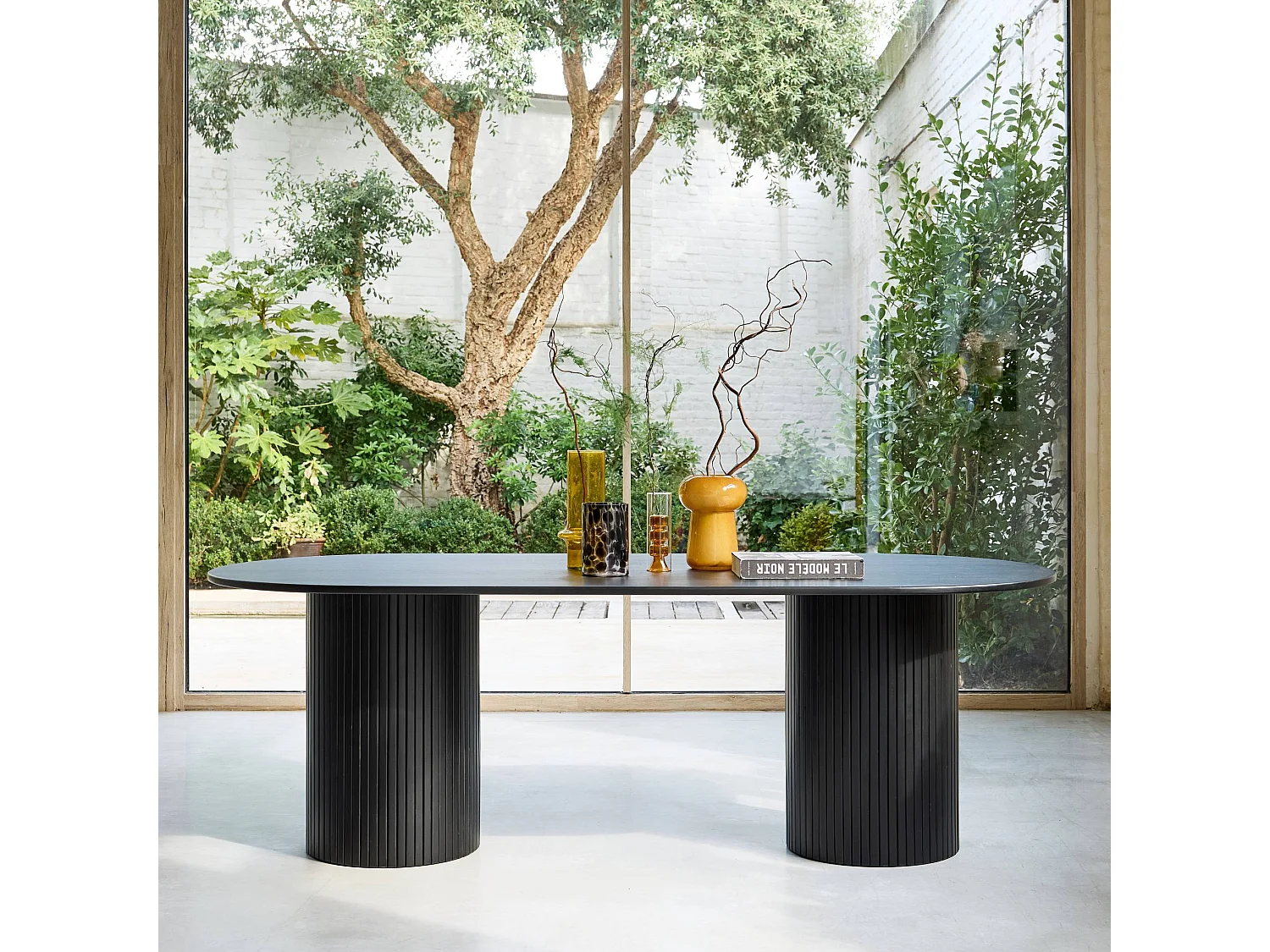 Table à manger oblongue bois d'hévéa et placage chêne 8 places noir - L 220 x P 100 x H 73 cm - Estelle