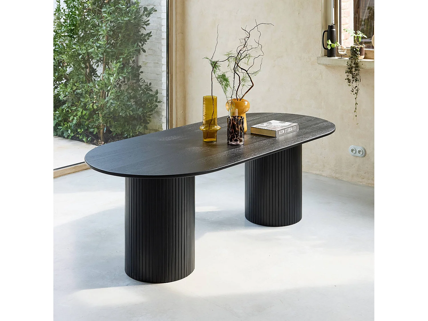 Table à manger oblongue bois d'hévéa et placage chêne 8 places noir - L 220 x P 100 x H 73 cm - Estelle