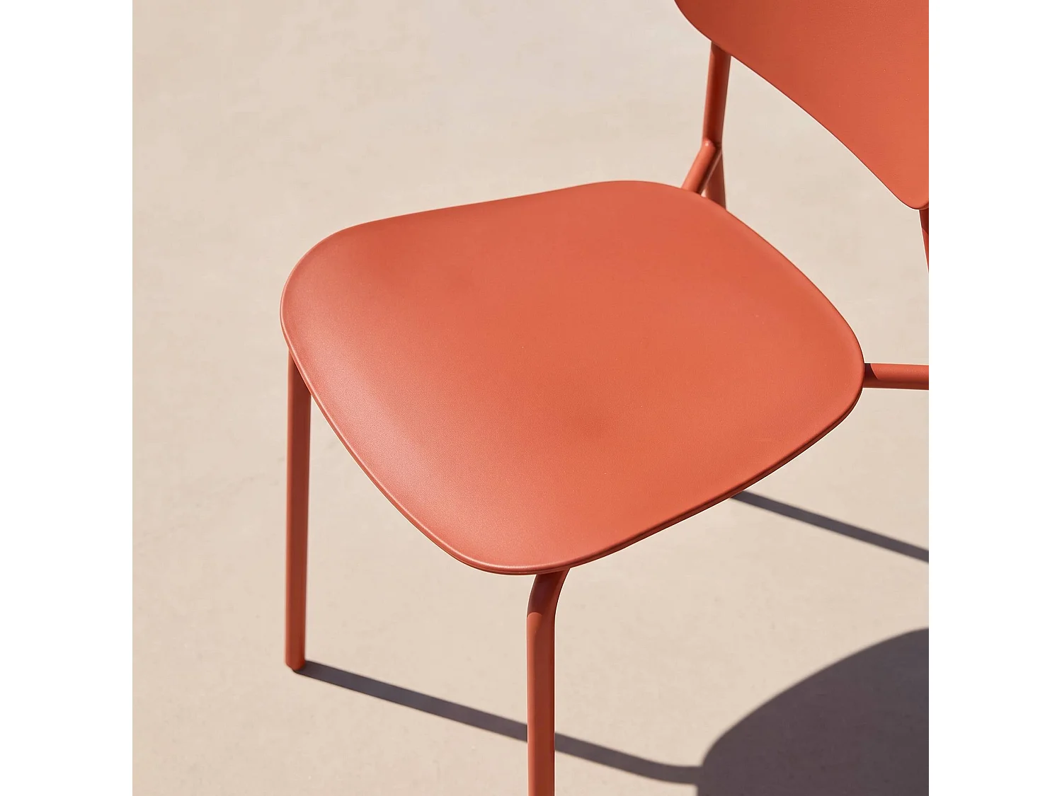 Set 4 sedie da giardino impilabili in acciaio e plastica Terracotta - 49x44x78.5 cm