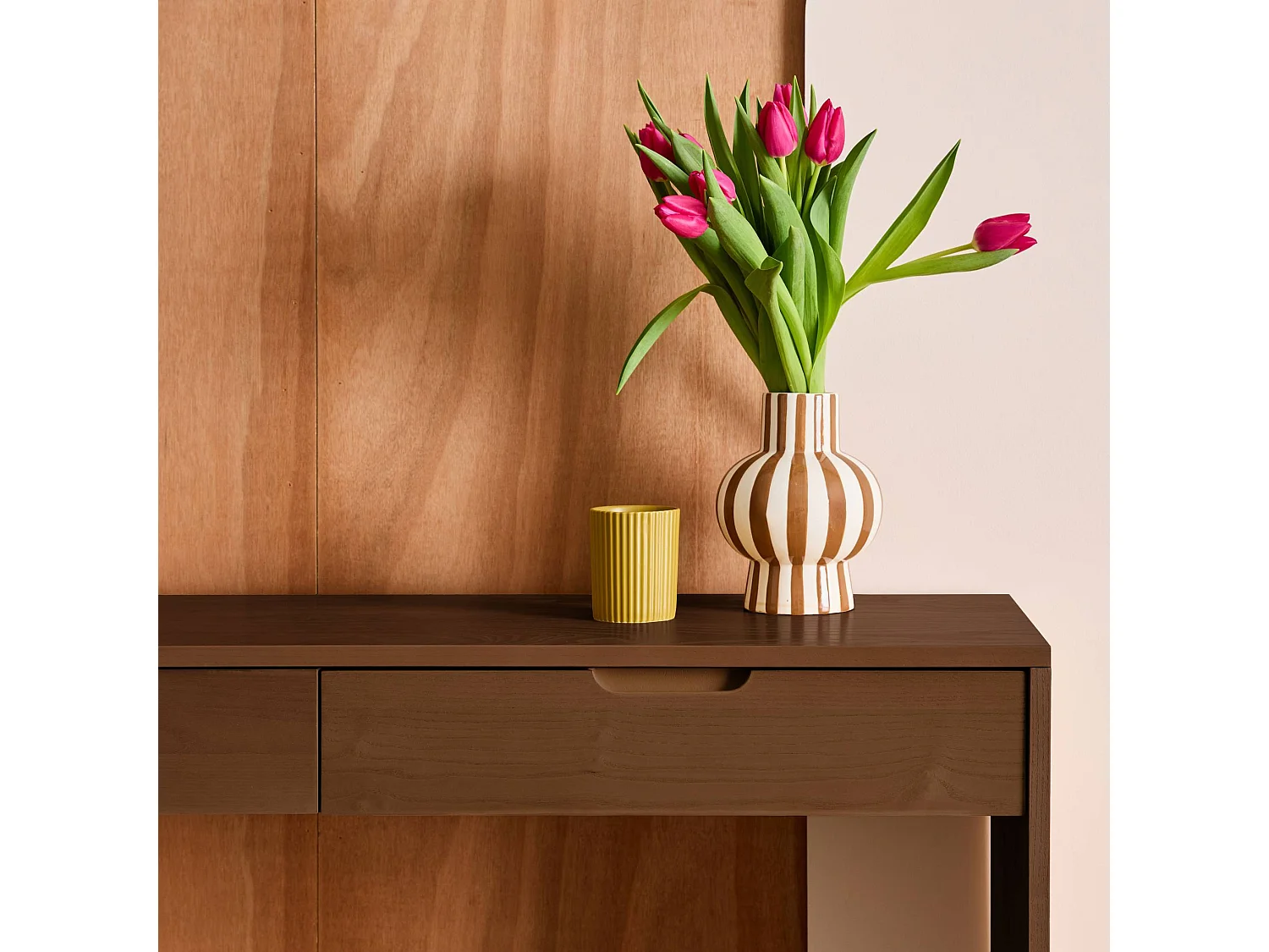 Consola de madera con 2 cajones, 120cm  nogal