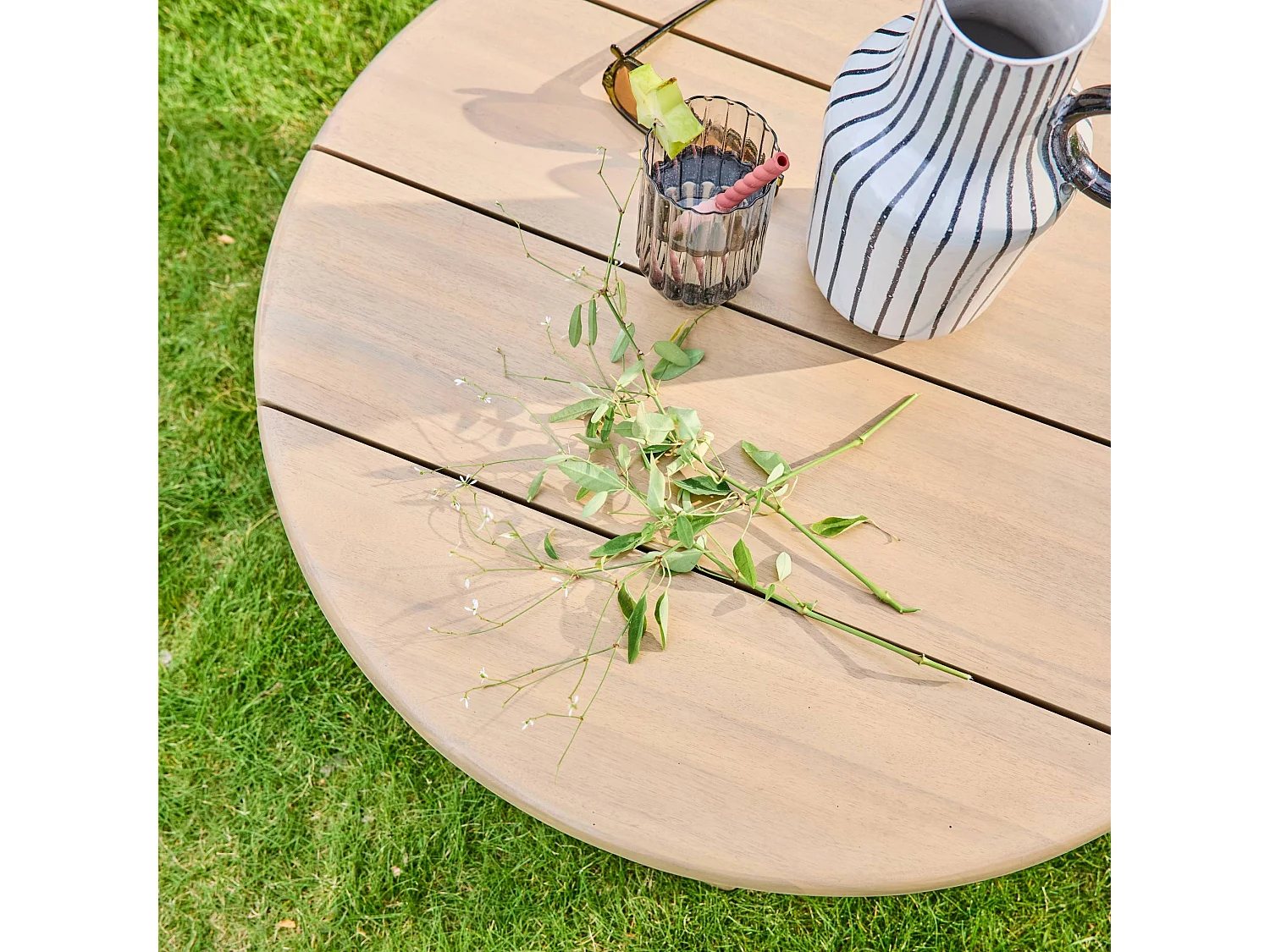 Tavolino da giardino rotondo in legno di acacia, 70cm, marrone