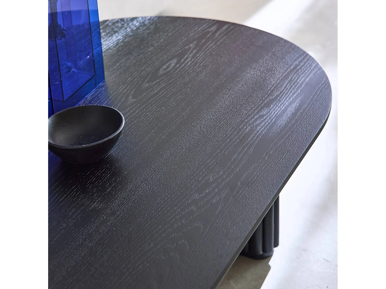 Table basse ovale bois d'hévéa placage chêne noir - L 122 x P 65 x H 35 cm - Gabrielle