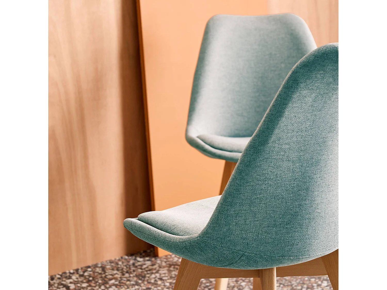 Silla escandinava de madera de haya y tela simple, set de 4 azul claro