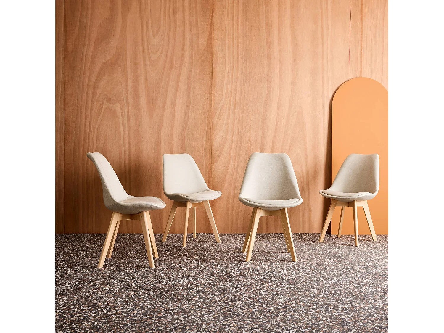 Set di 4 sedie scandinave in legno di faggio e tessuto semplice, talpa