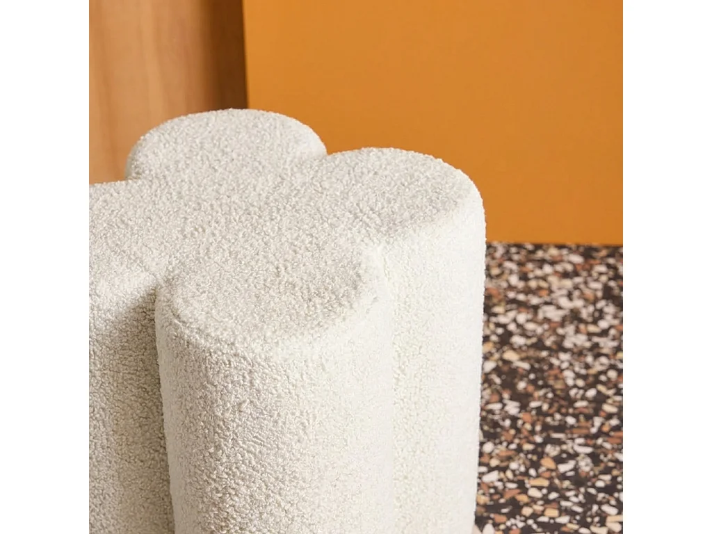 Pouf trifoglio in bouclé, bianco
