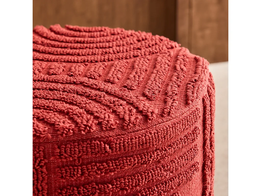 Pouf rotondo in bouclé testurizzato, terracotta