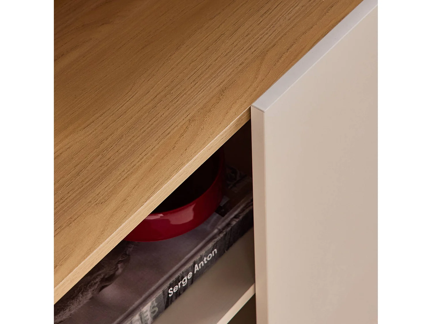 Libreria in metallo e decorazione in legno a 6 livelli, beige