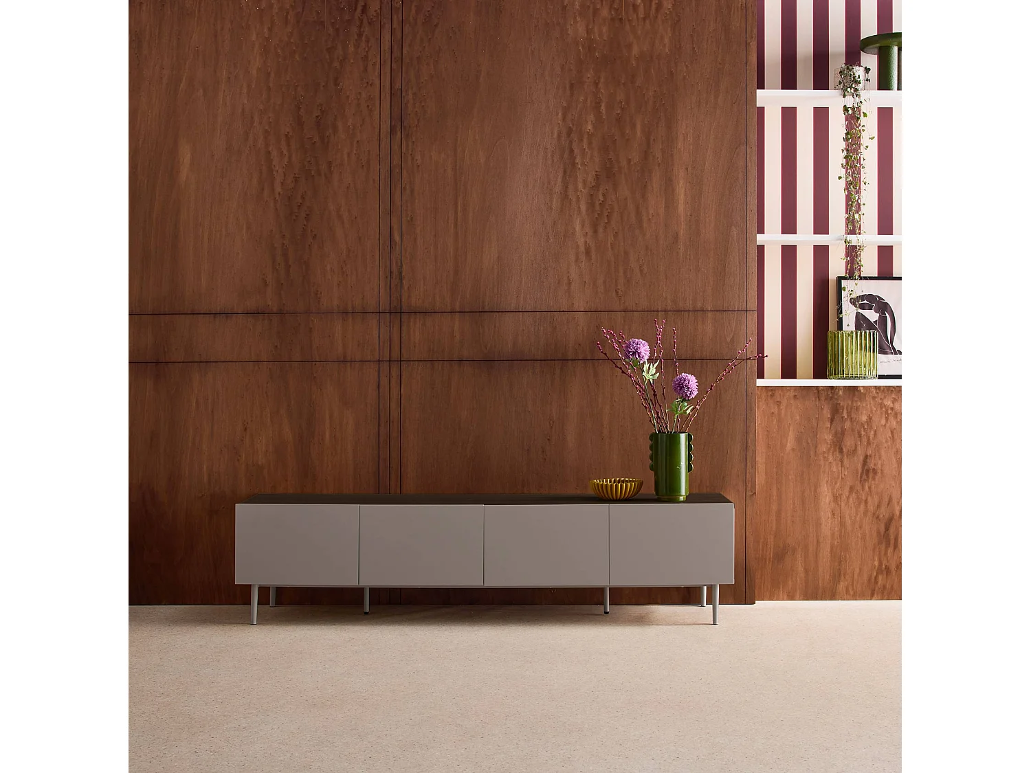 Meuble TV métal et décor bois 4 portes 180cm gris et noyer - Ashton