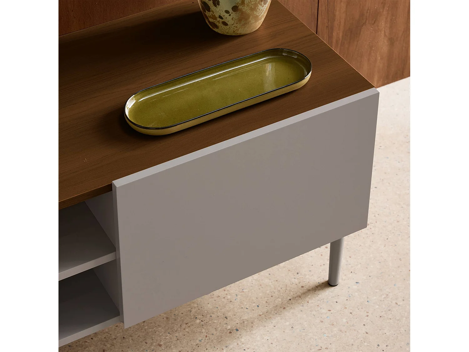 Mobile tv in metallo e decorazione in legno 2 ante, 140cm, grigio