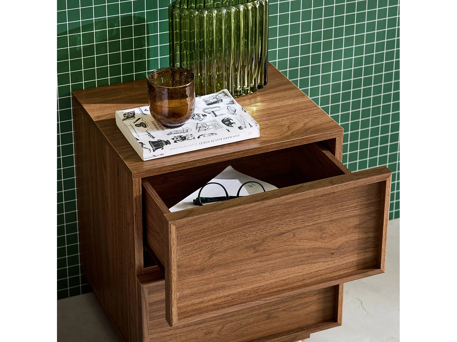 Mesita efecto madera 2 cajones, set de 2 nogal