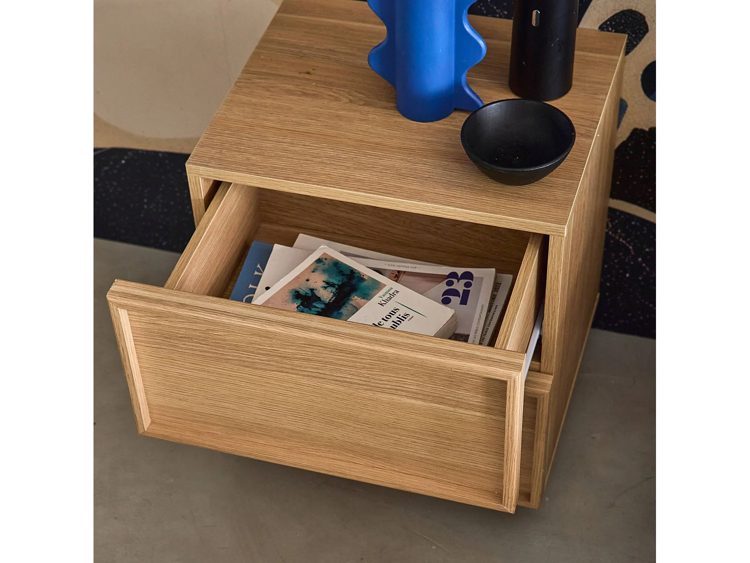 Mesita efecto madera, 2 cajones natural