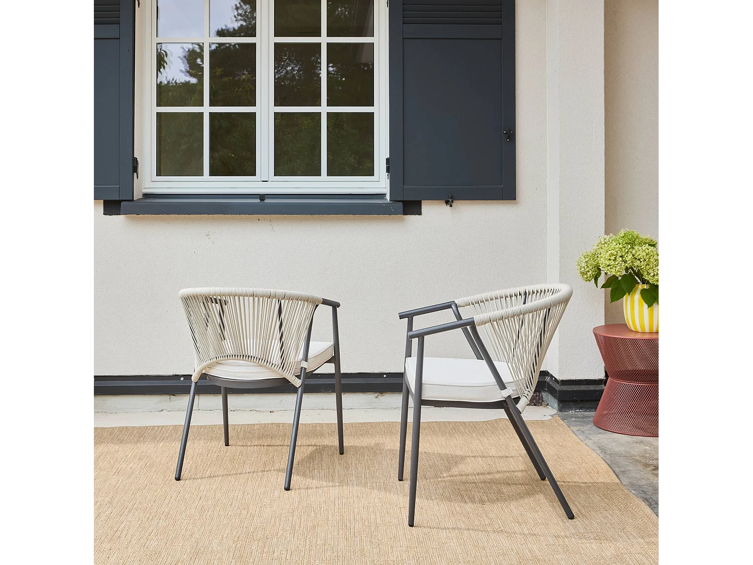 Set 2 sedie da giardino impilabili in acciaio e corde, beige