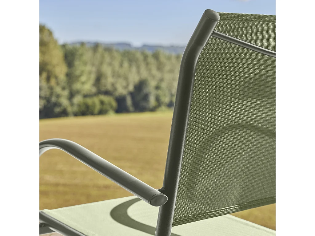 Lot de 2 fauteuils de jardin MILENA en aluminium et textilene kaki. 62 x 55 x 84 cm
