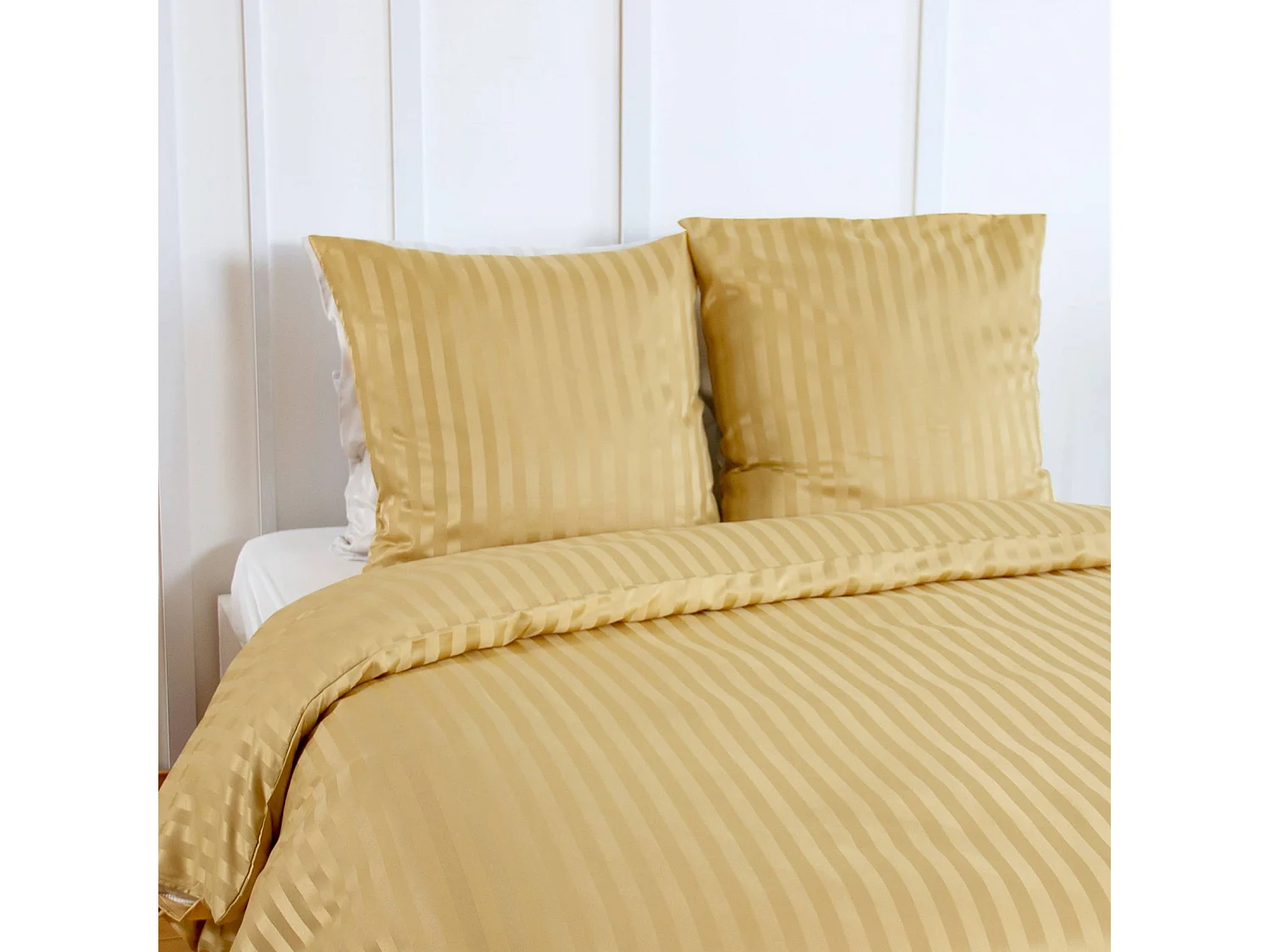 Parure de lit polyester effet satin fines rayures 2 places jaune 240x220cm - Andréa