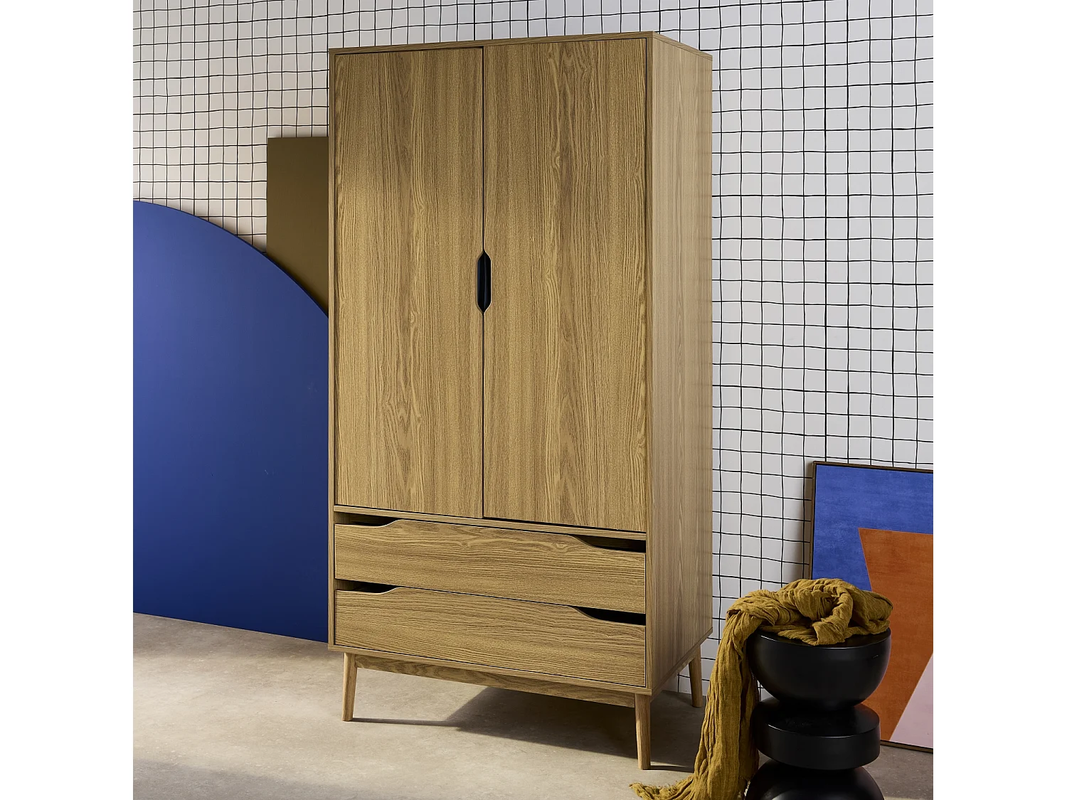 Armoire dressing vintage effet frêne 2 portes. 2 tiroirs. 1 tringle