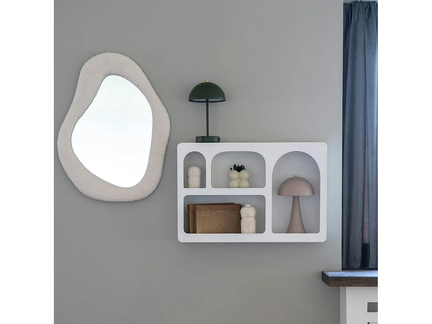 Miroir design organique avec cadre bouclette blanche 61cm BRIG