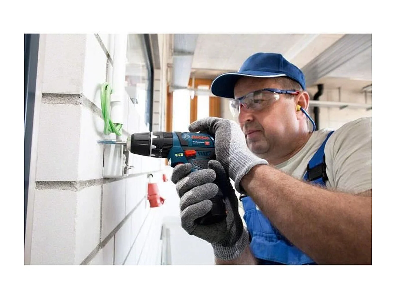 Taladro atornillador percutor inalámbrico BOSCH PROFESSIONAL GSB 12V-15 – Kit completo 2x2,0Ah, 10 accesorios, maletín