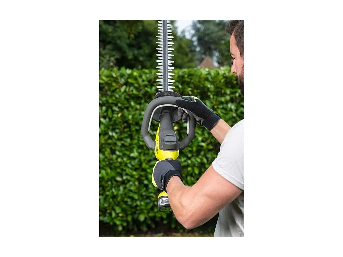RYOBI 18V ONE+ Draadloze Heggenschaar 55 cm Bladen, 2,0 Ah Accu, HedgeSweep, Snijdt tot 24 mm