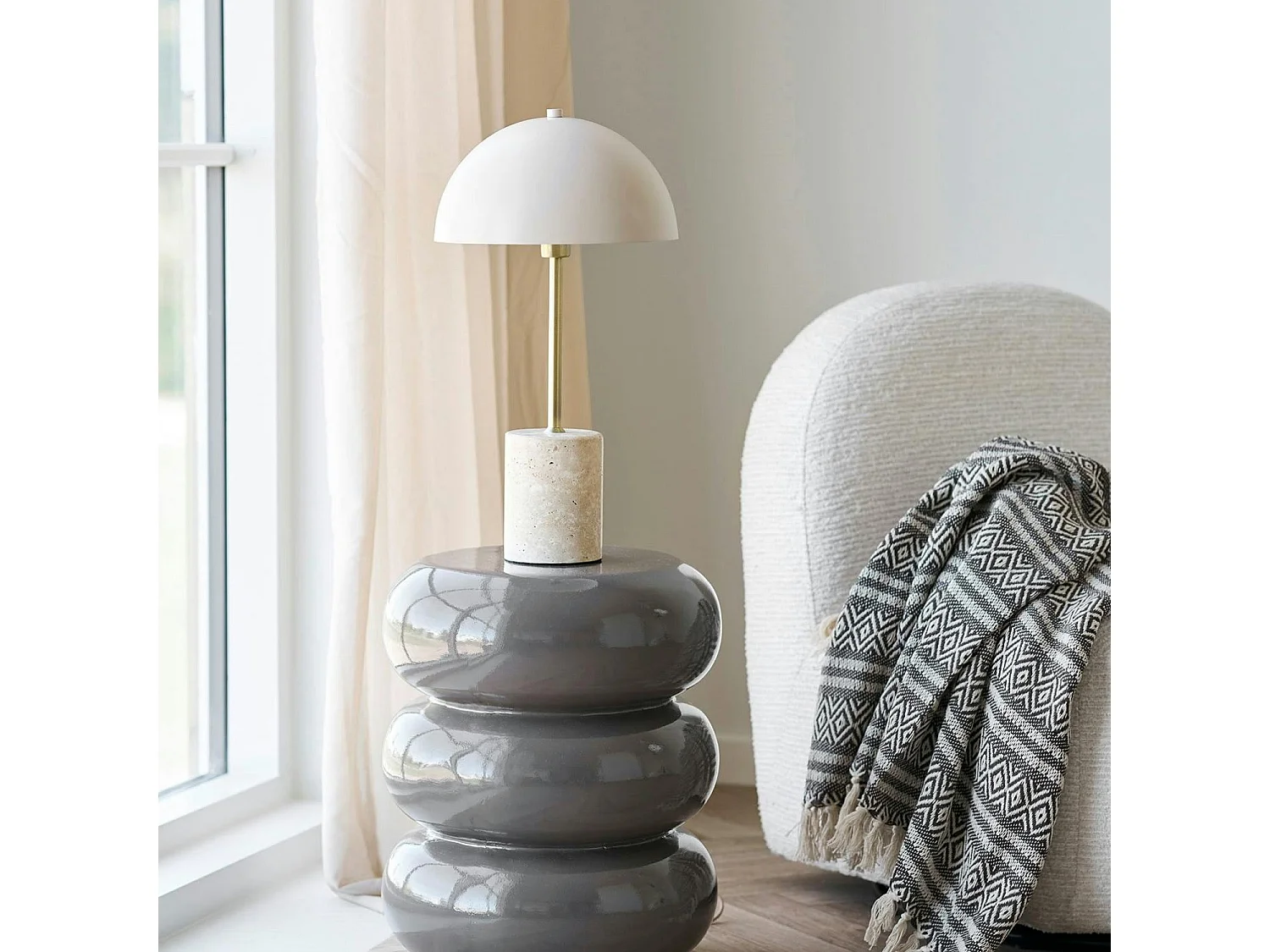 Lampe de table design marbre beige et métal doré KARS