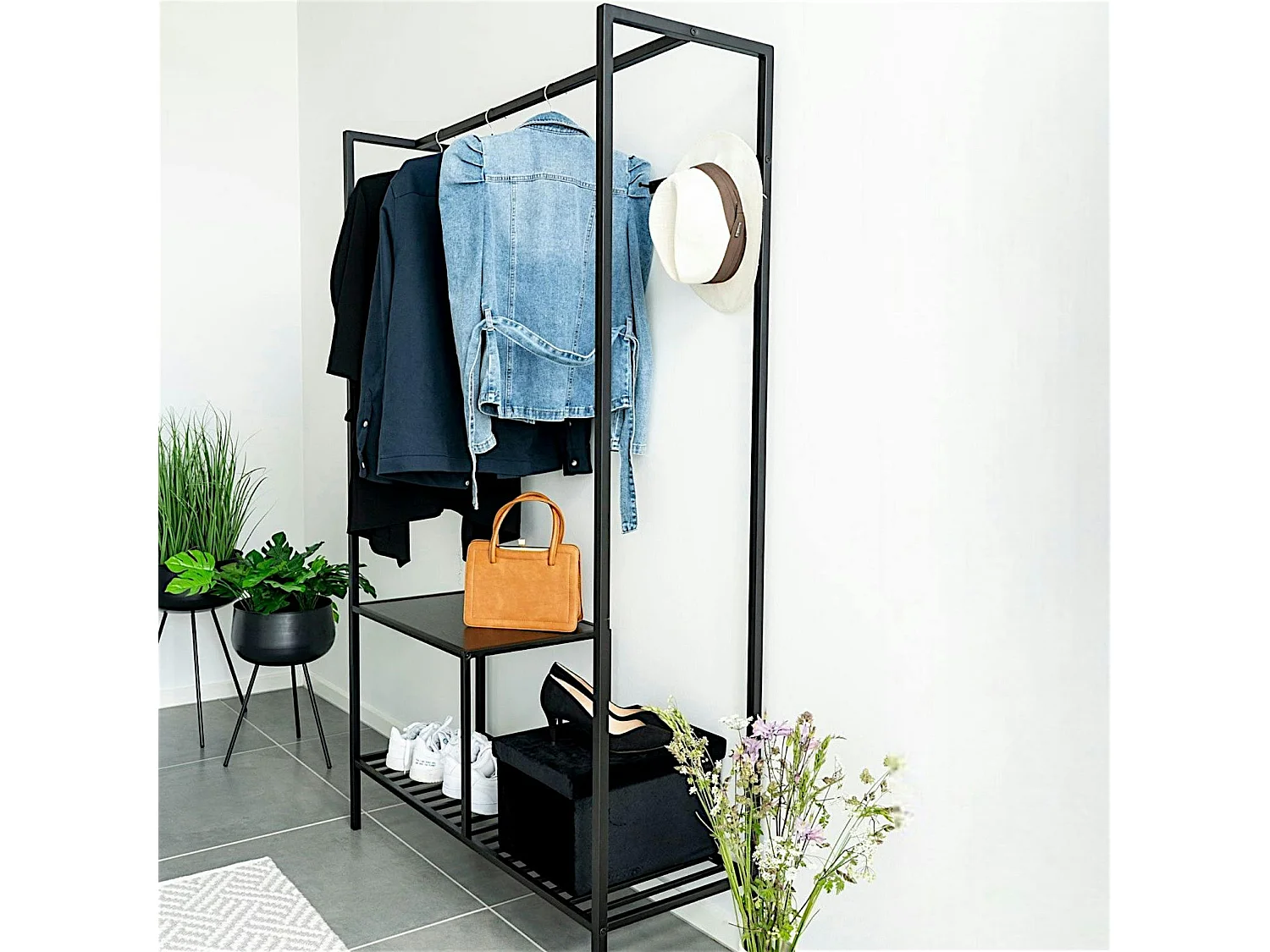 Vestiaire d'entrée noir design minimaliste VARDE