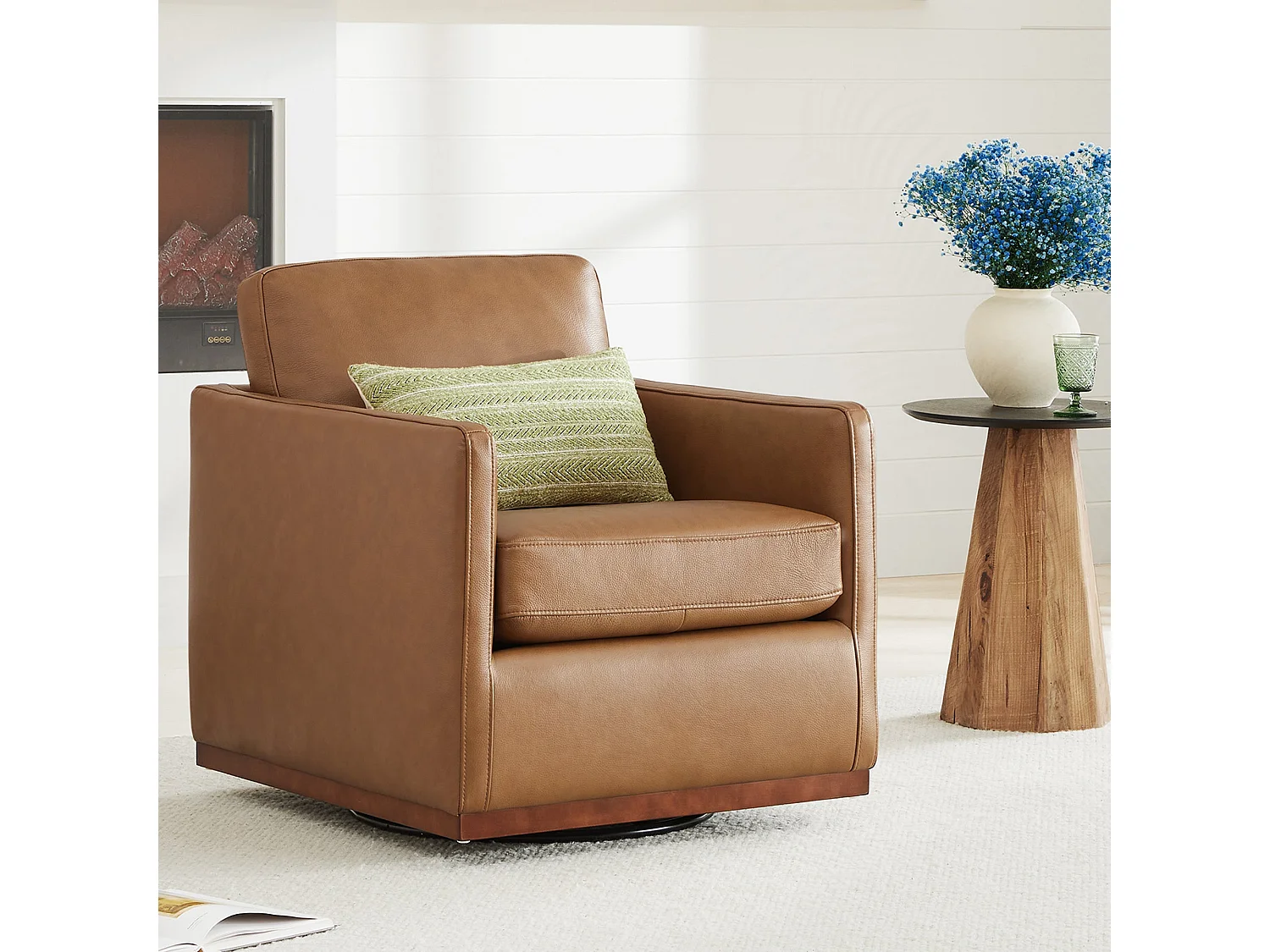 Fauteuil Pivotant En Cuir Véritable CHITA, Fauteuil Moderne Médiéval Certifié FSC Pour Salon Et Chambre, Entièrement Assemblé, Assise Sellier-Marron