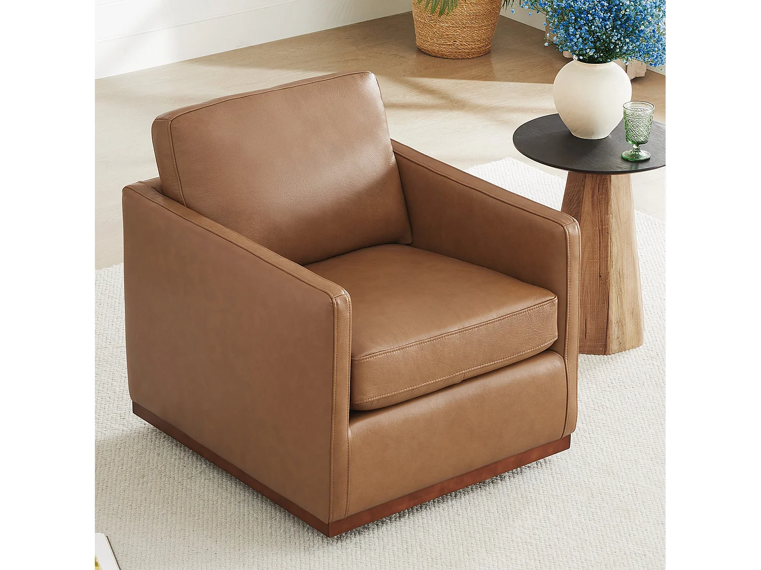 Fauteuil Pivotant En Cuir Véritable CHITA, Fauteuil Moderne Médiéval Certifié FSC Pour Salon Et Chambre, Entièrement Assemblé, Assise Sellier-Marron