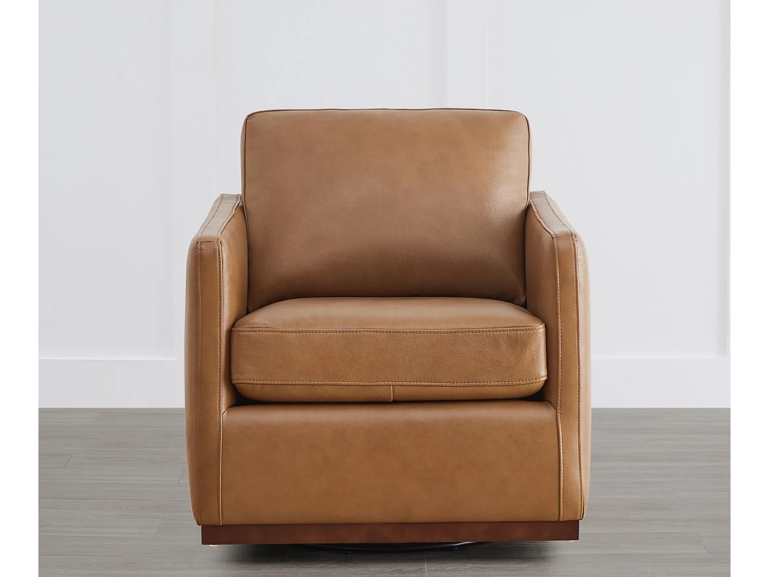 Fauteuil Pivotant En Cuir Véritable CHITA, Fauteuil Moderne Médiéval Certifié FSC Pour Salon Et Chambre, Entièrement Assemblé, Assise Sellier-Marron