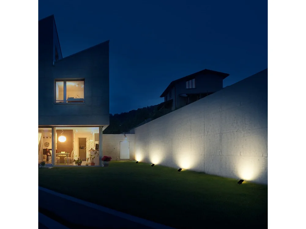 Foco LED solar para jardín, 500 lm, IP65, con pincho y sensor crepuscular (3000 K)