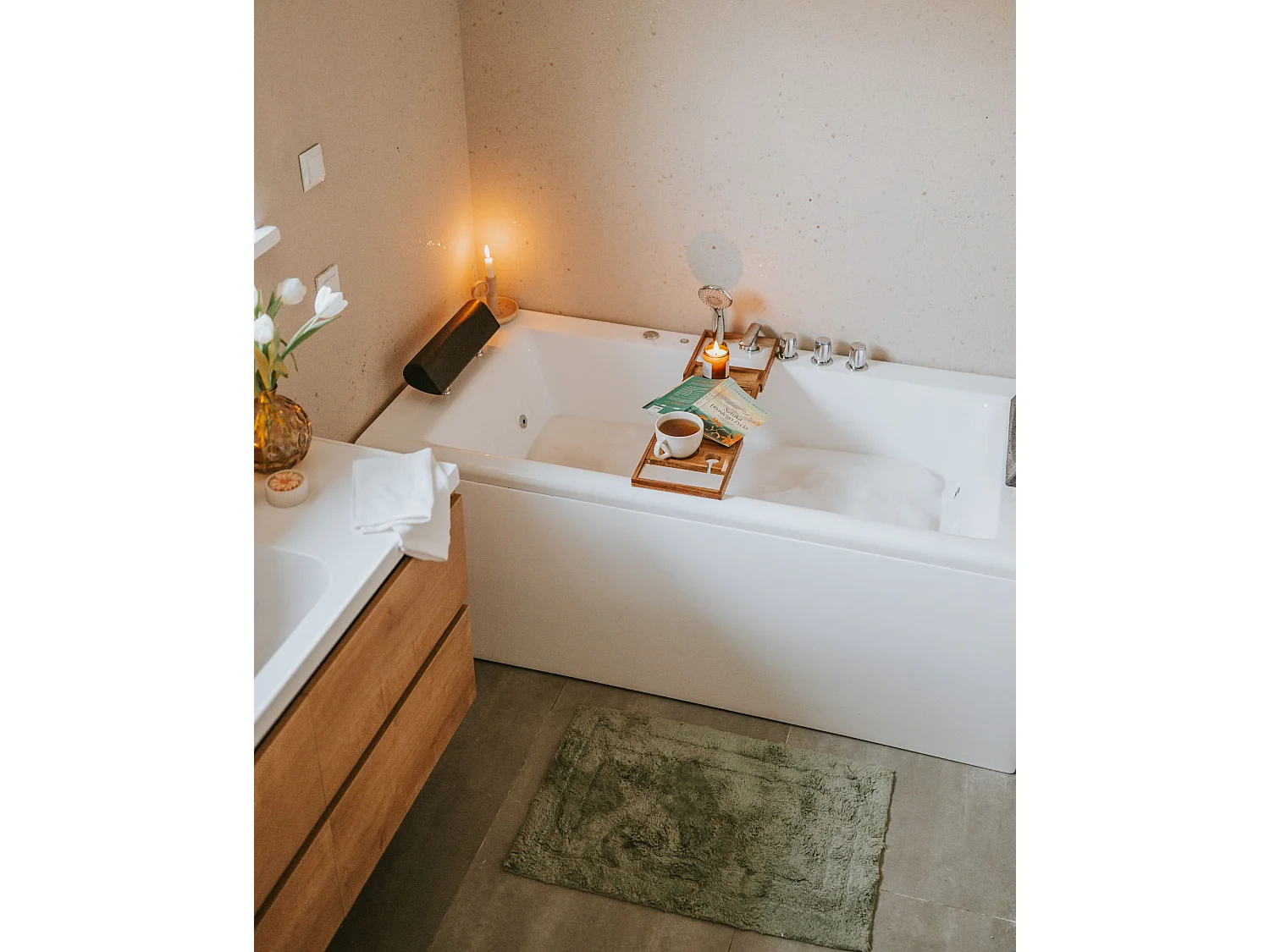 Banheira de hidromassagem de canto com LED MONTEGO Branco