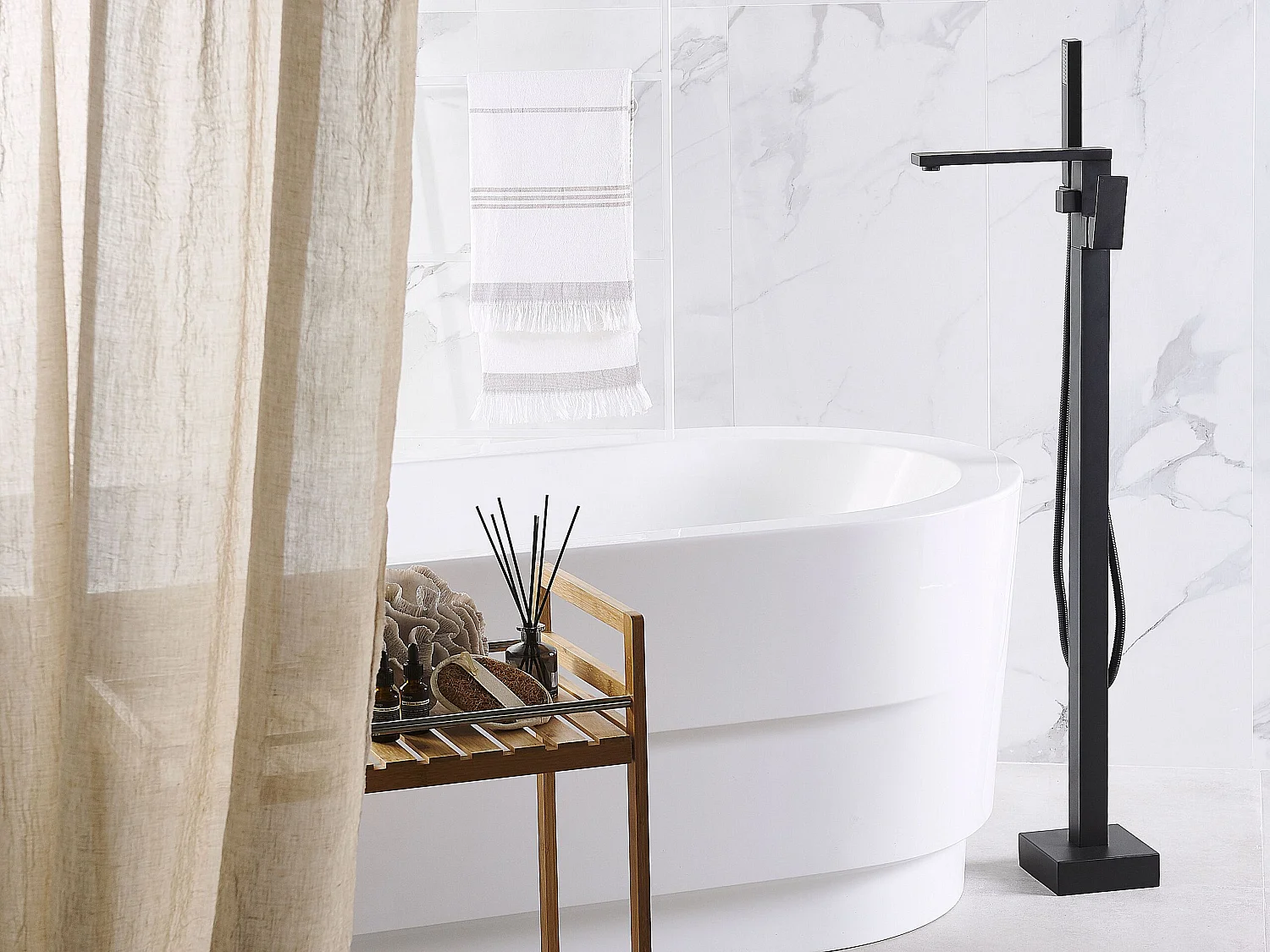 Robinet de baignoire autoportante DELLA Noir