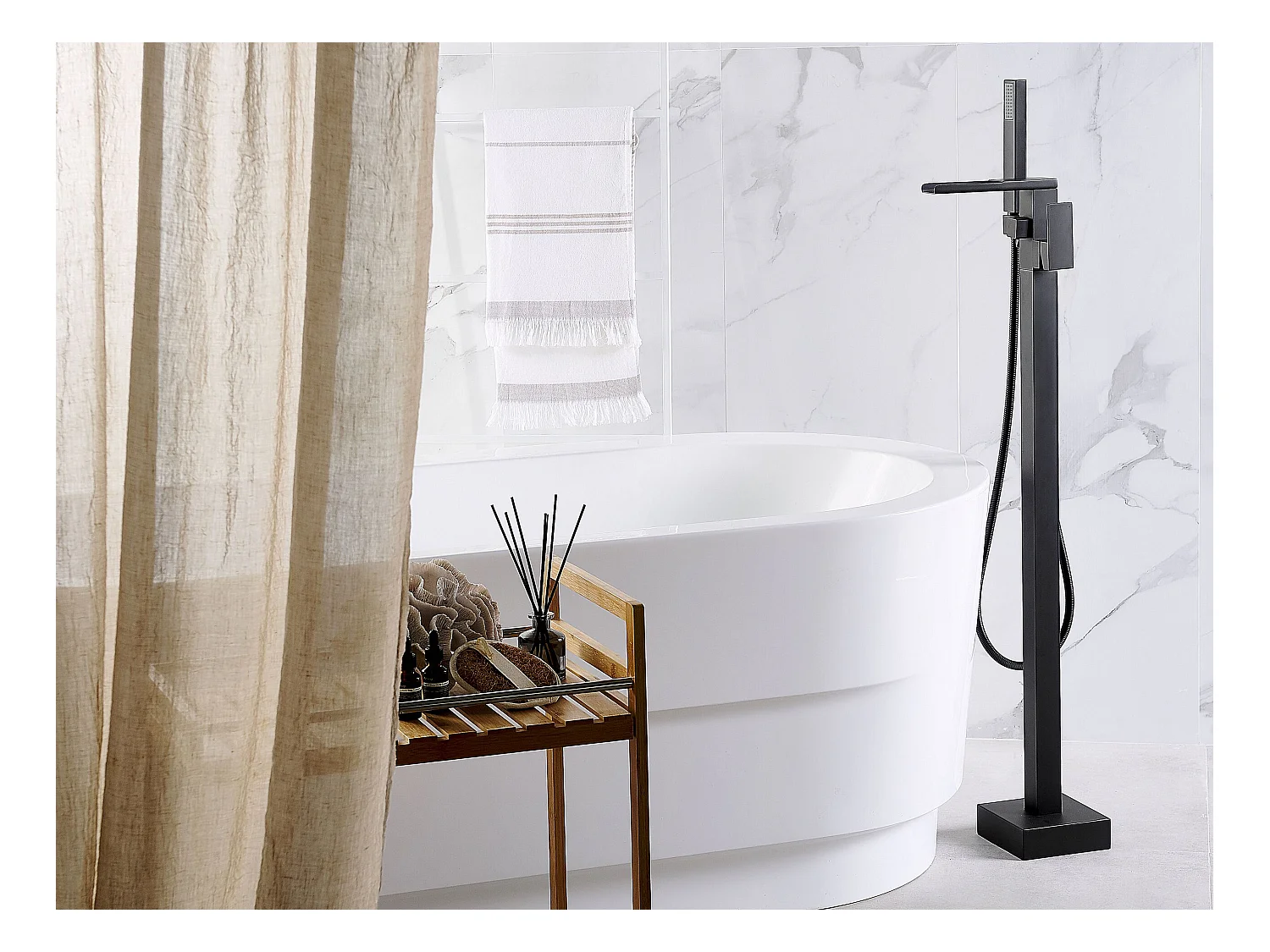 Freistehende Badewannenarmatur BOYOMA Schwarz