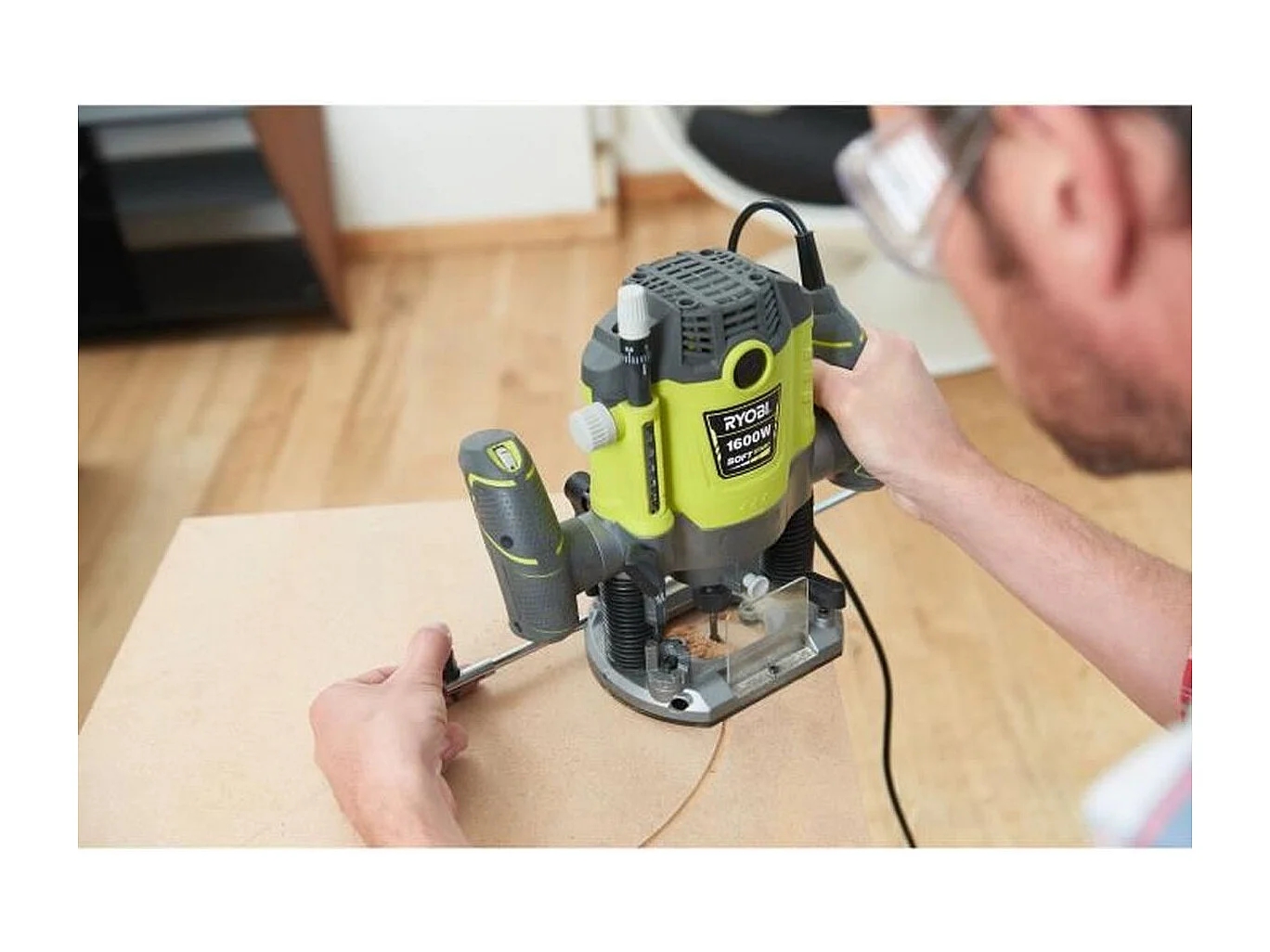 RYOBI RRT1600-K 1600W Tauchsäge mit Drehzahlregelung, SoftStart, 5 Fräser und Koffer