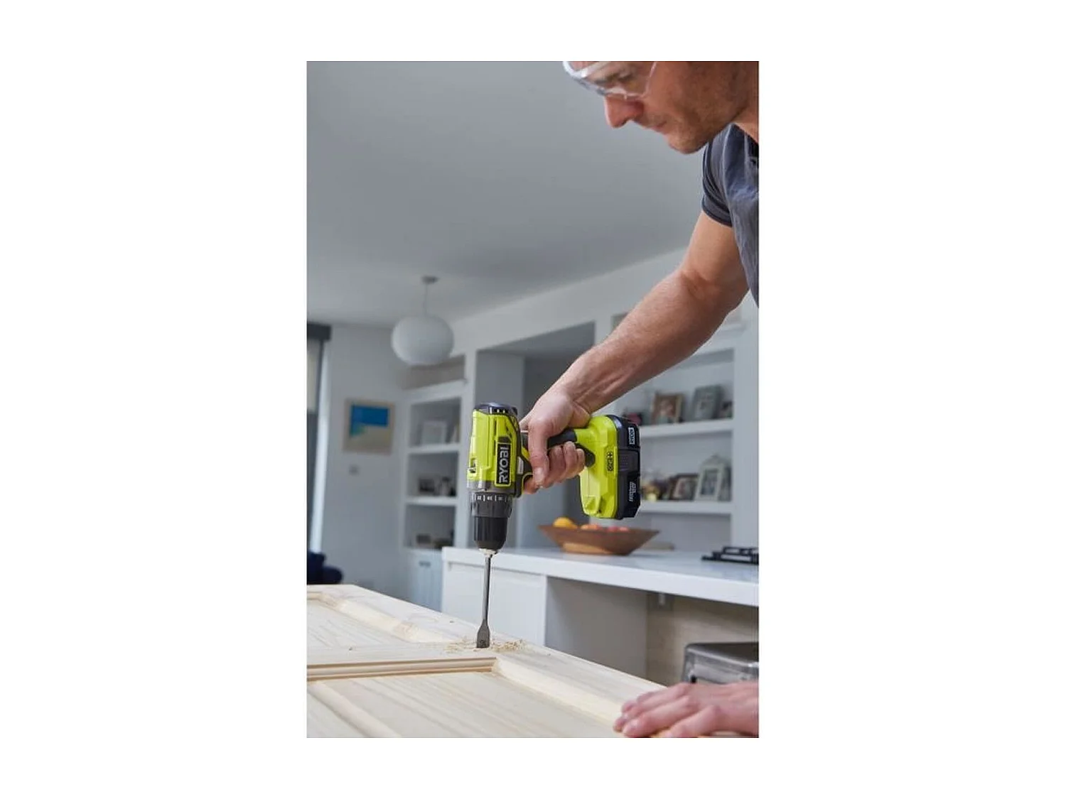 Perceuse 18 volts ONE+ et 2 batteries 2,0Ah - R18DD2-220S