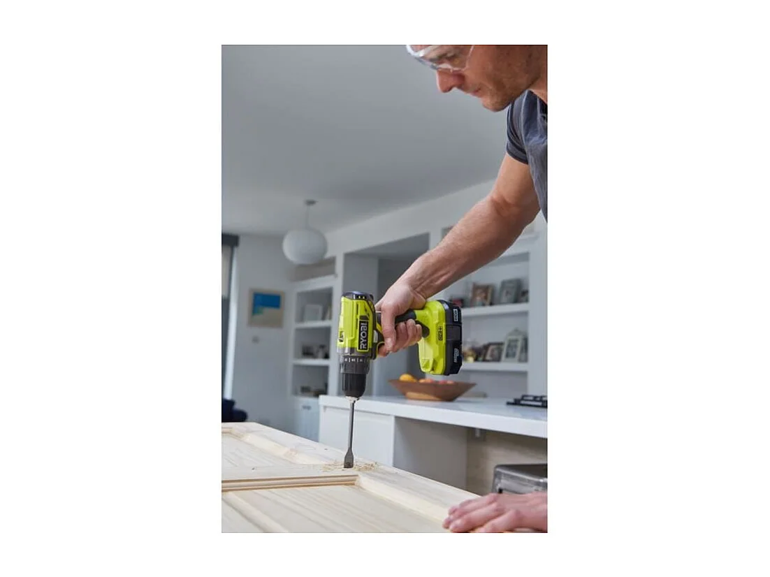 Perceuse 18 volts ONE+ et 2 batteries 2,0Ah - R18DD2-220S